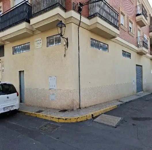Vista exterior de Local en venta en Viator