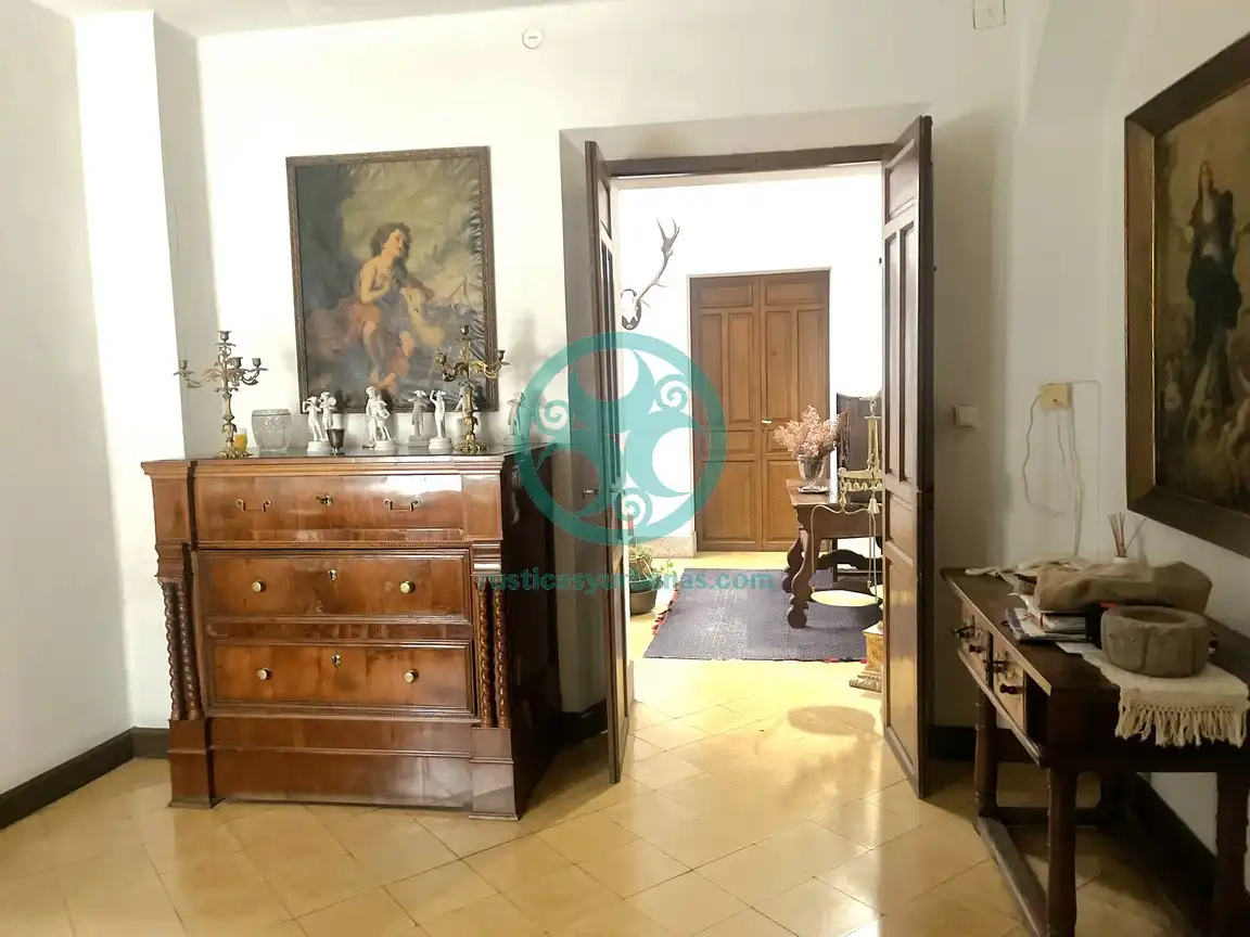 House with terrace for sale in Calle Tintoreros