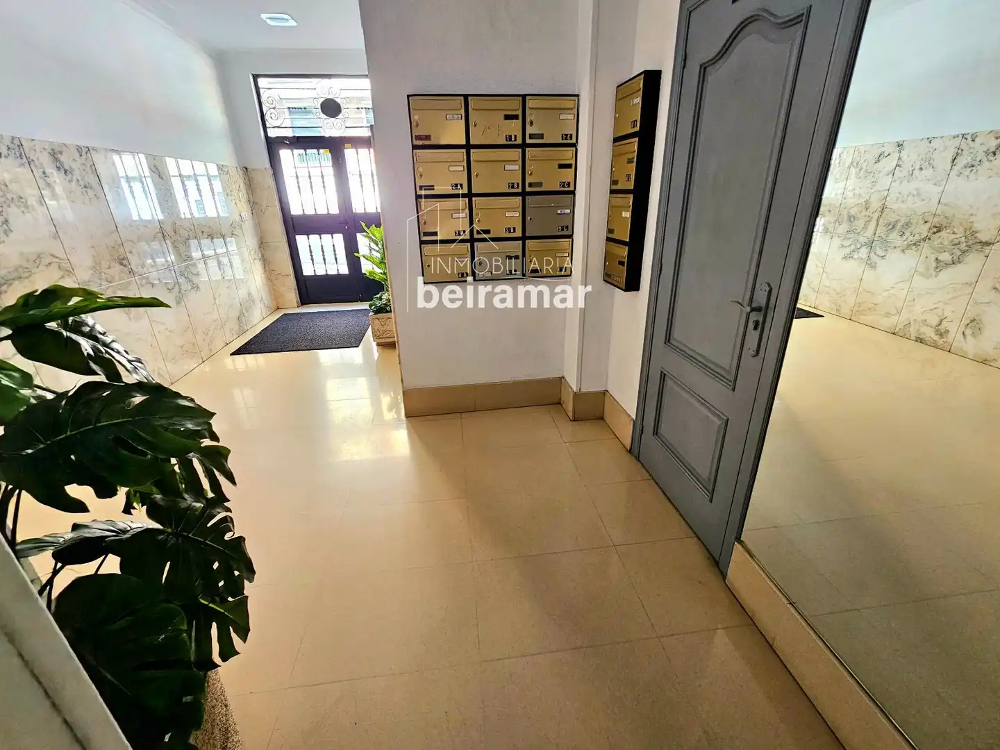 Piso en venta en Ribeira con Calefacción, Terraza y Trastero