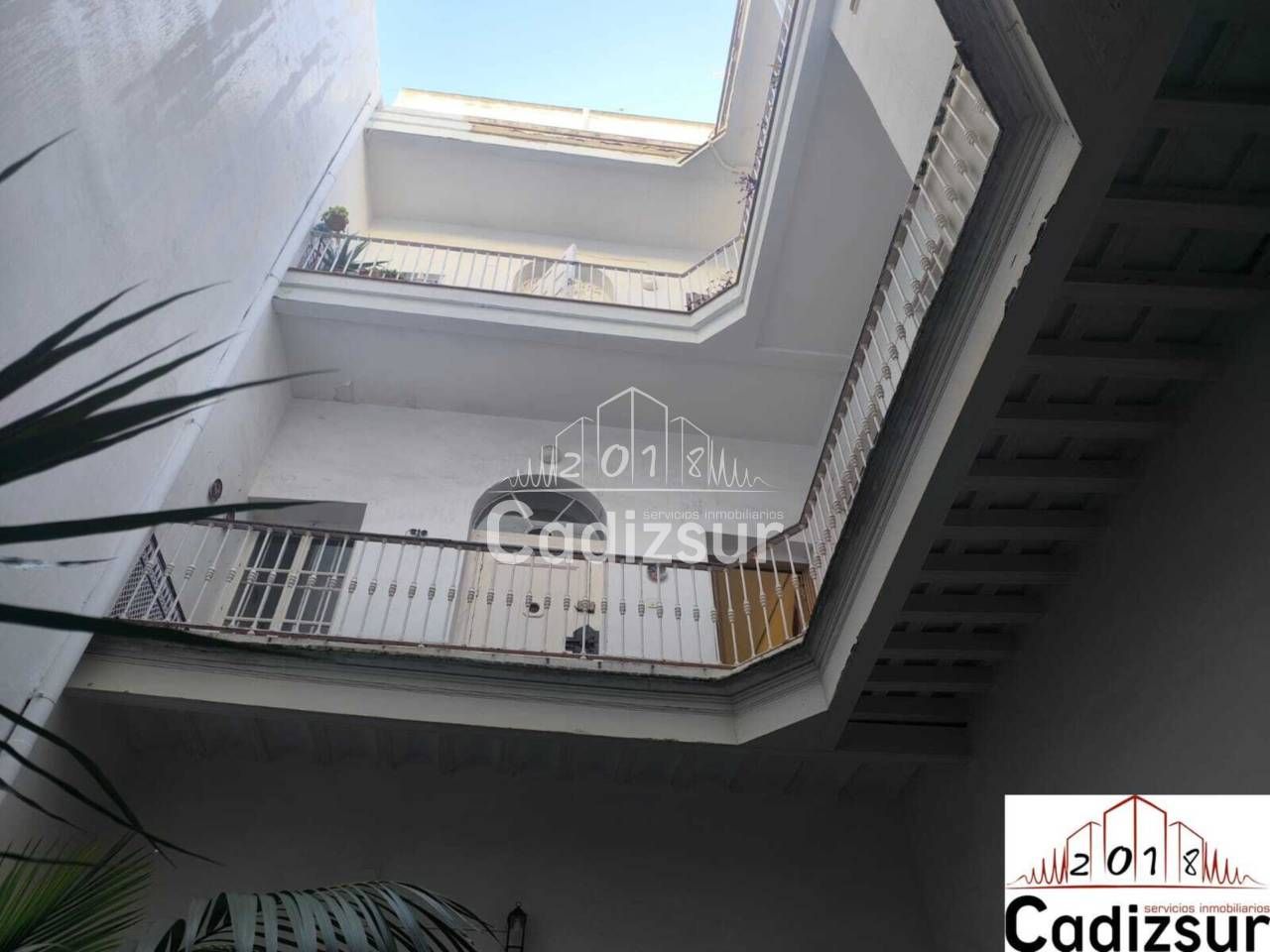 Vista exterior de Piso en venta en  Cádiz Capital con Trastero