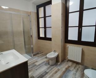 Bany de Apartament de lloguer en Gijón  amb Forn