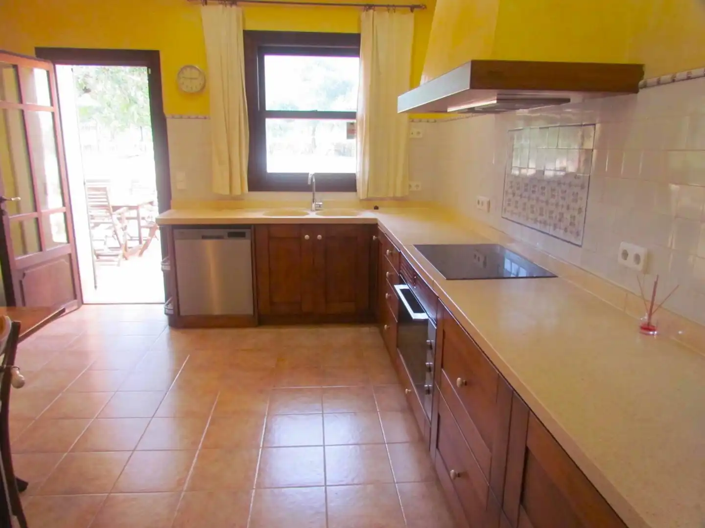 Cocina de Finca rústica de alquiler en Santa Eugènia con Aire acondicionado, Jardín privado y Terraza