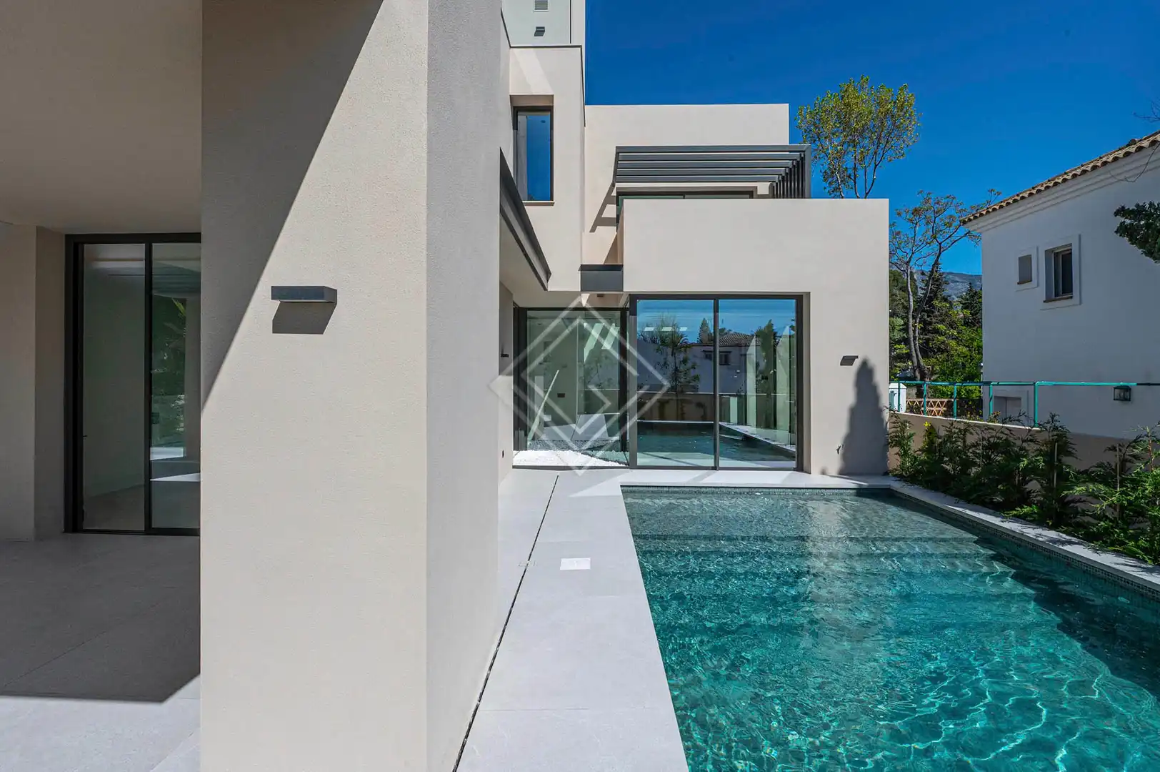 Chalet con piscina en venta en Milla de Oro, imagen 2