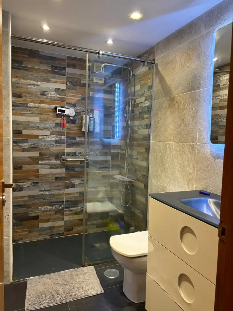 Baño de Piso en venta en Telde con Trastero, Amueblado y Lavadora