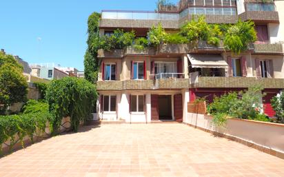 Vista exterior de Pis en venda en  Barcelona Capital amb Aire condicionat i Terrassa