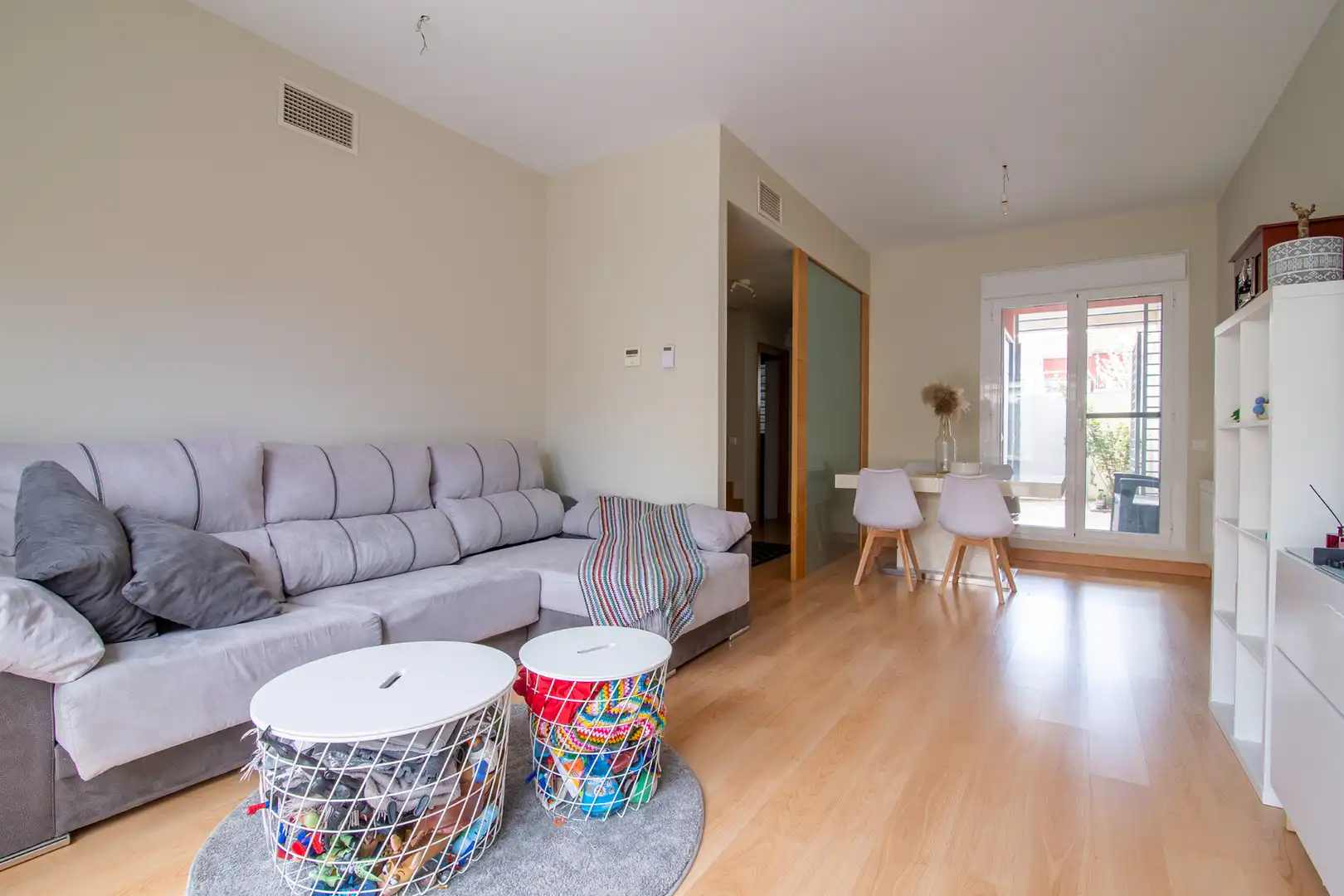 Living room of Houses for sale in Móstoles  with Air Conditioner, Heating and Terrace