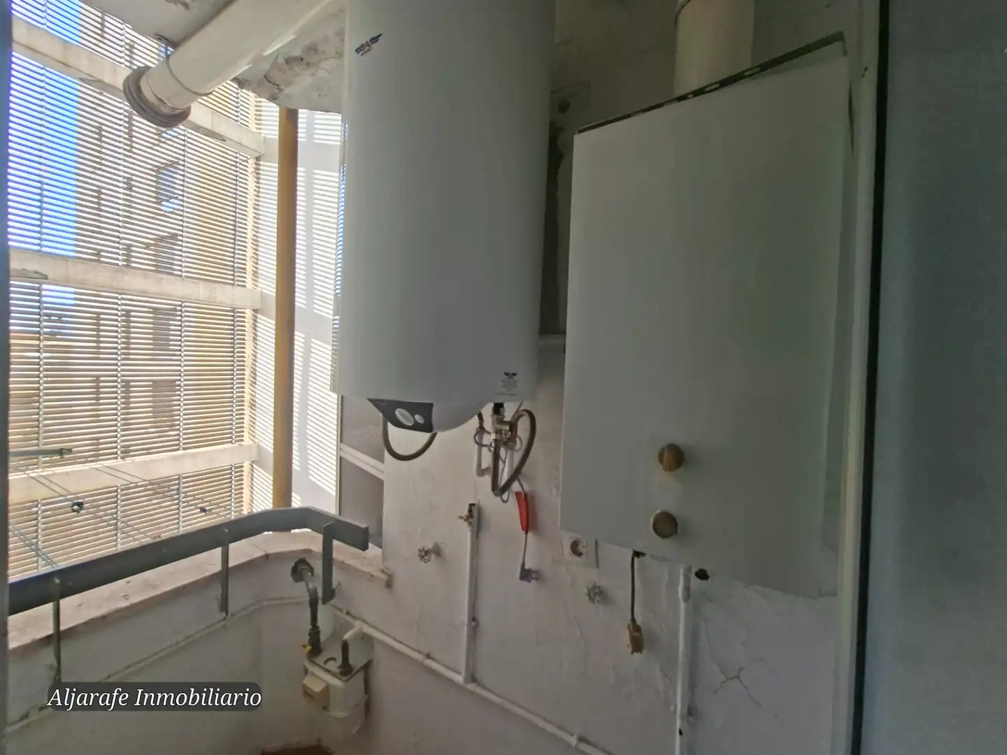 Bathroom of Flat for sale in Sevilla  with Air Conditioner, Heating and Private garden
