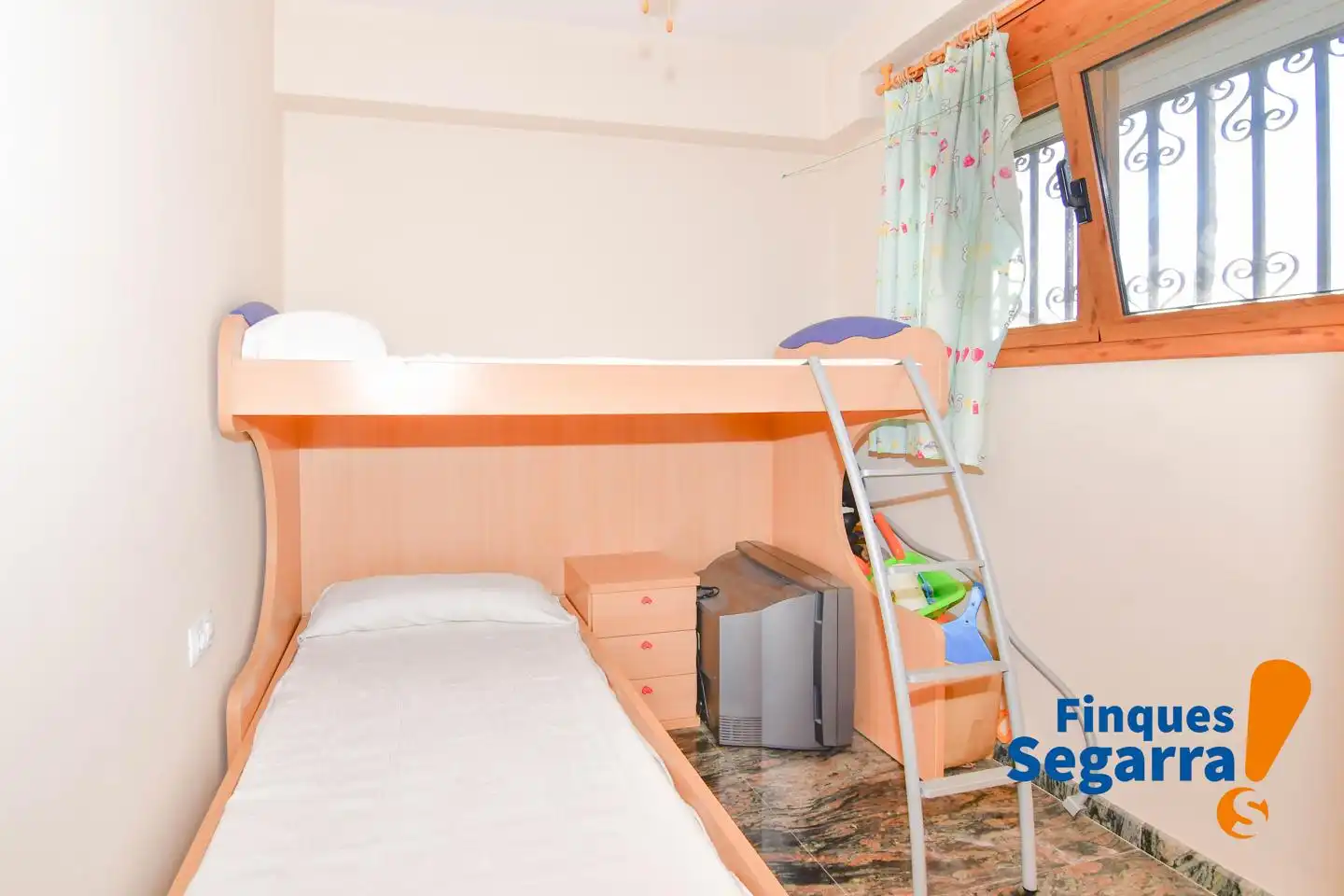Schlafzimmer von Erdgeschoss zum Verkauf in Roda de Berà