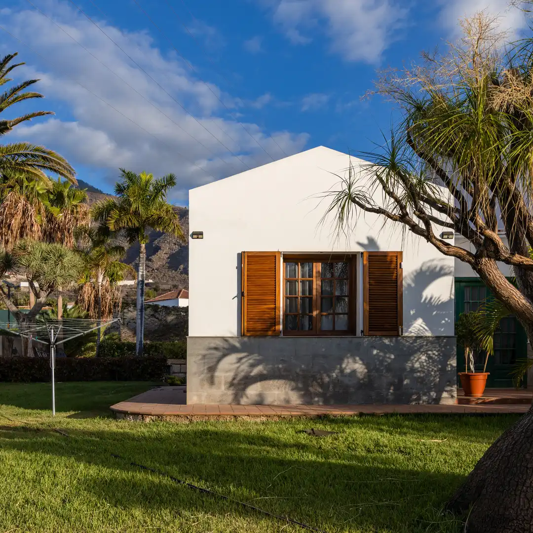 Vista exterior de Casa o xalet en venda en Candelaria amb Aire condicionat, Jardí privat i Terrassa