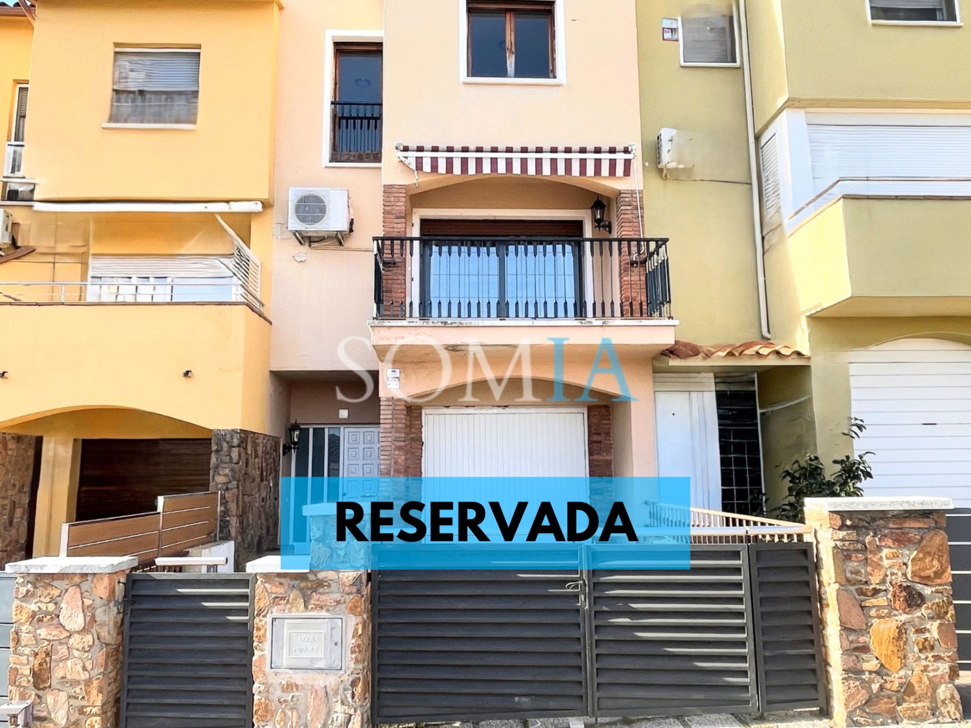 Vista exterior de Casa o xalet en venda en Sant Celoni amb Calefacció, Jardí privat i Parquet