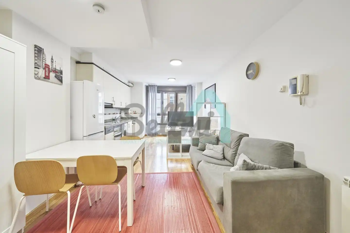 Study for rent in Hermanos Felgueroso, Ceares
