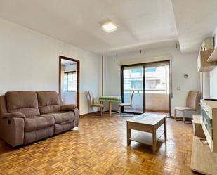 Living room of Flat for sale in Cáceres Capital  with Air Conditioner, Heating and Parquet flooring