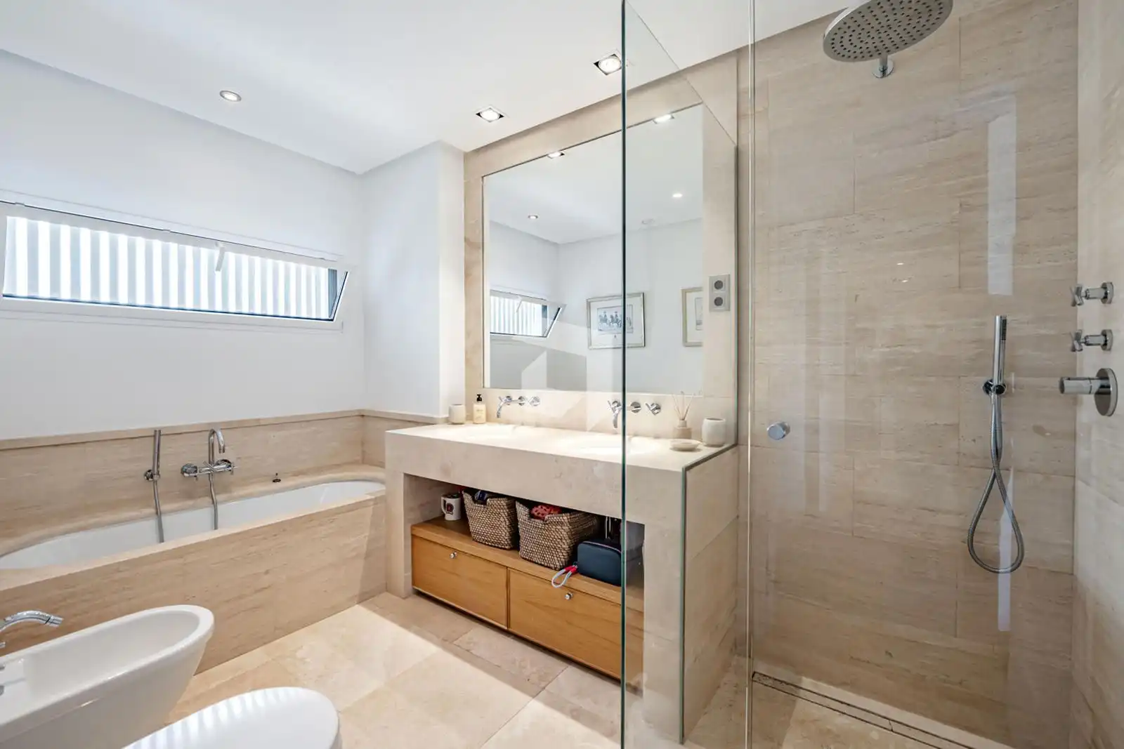 Bathroom of Attic for sale in Madrid  with Air Conditioner, Heating and Parquet flooring
