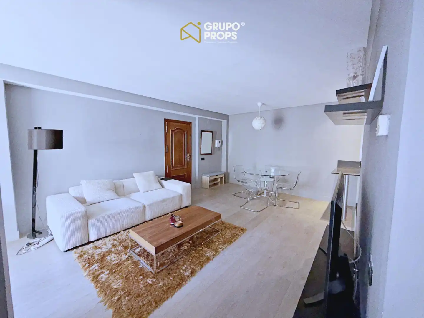 Sala de estar de Piso de alquiler en Madrid con Aire acondicionado, Calefacción y Amueblado