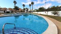 Piscina de Casa adosada en venda en Torrevieja amb Aire condicionat, Terrassa i Piscina