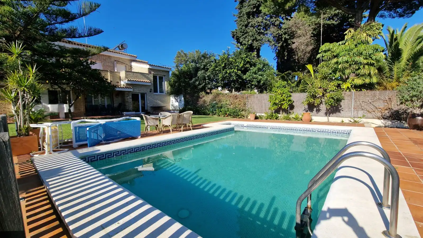 Swimming pool of Detached homes for sale in El Puerto de Santa María  with Air Conditioner, Private garden and Storage room
