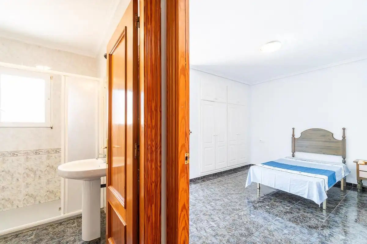 Habitación de Casa adosada en venta en Orihuela