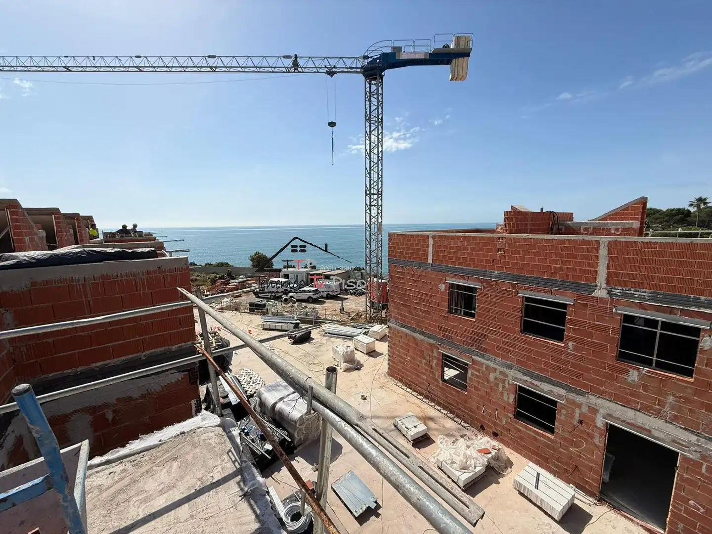 Vista exterior de Casa o xalet en venda en Vinaròs amb Aire condicionat, Jardí privat i Terrassa