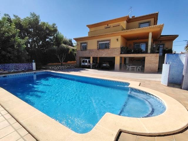 Casa-chalet en Venta en Rascanya