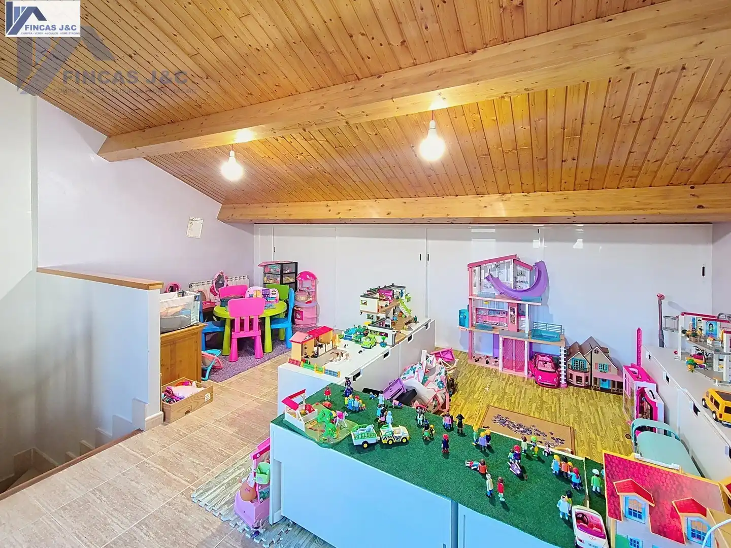 Casa adosada en venta en Zaragoza con Aire acondicionado, Calefacción y Jardín privado