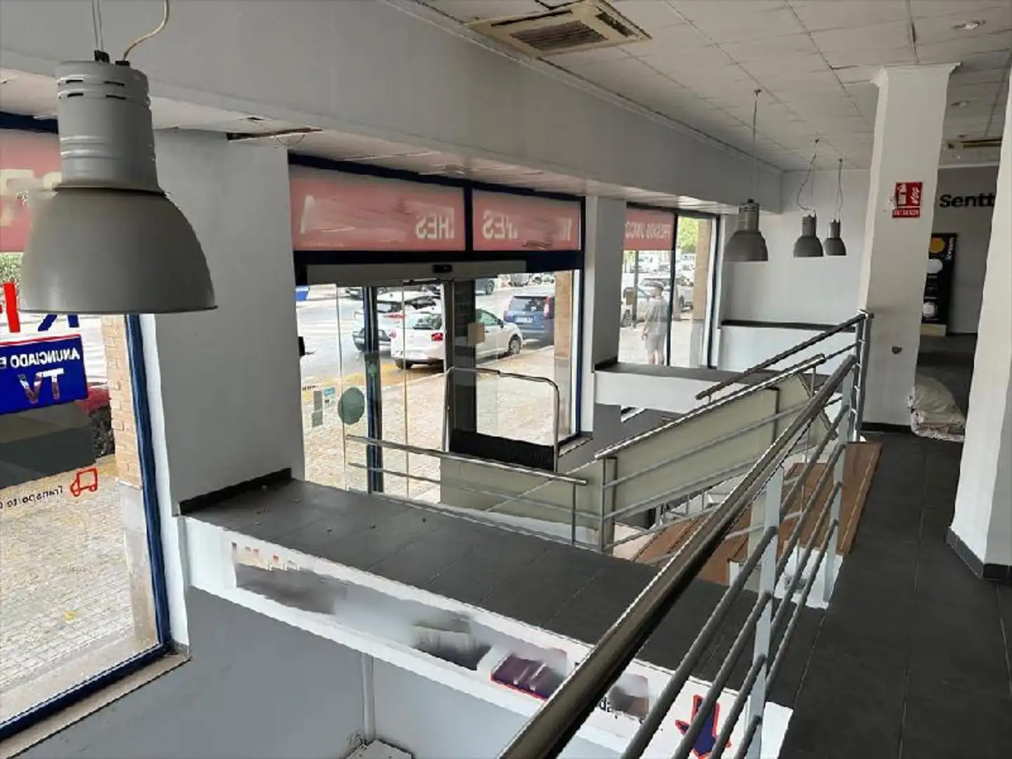 Local comercial en venda a Campanar