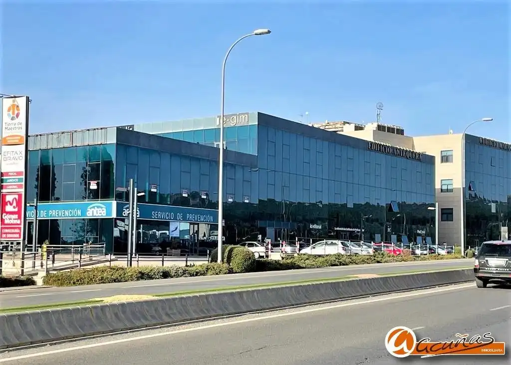 Außenansicht von Garage zum Verkauf in Antequera