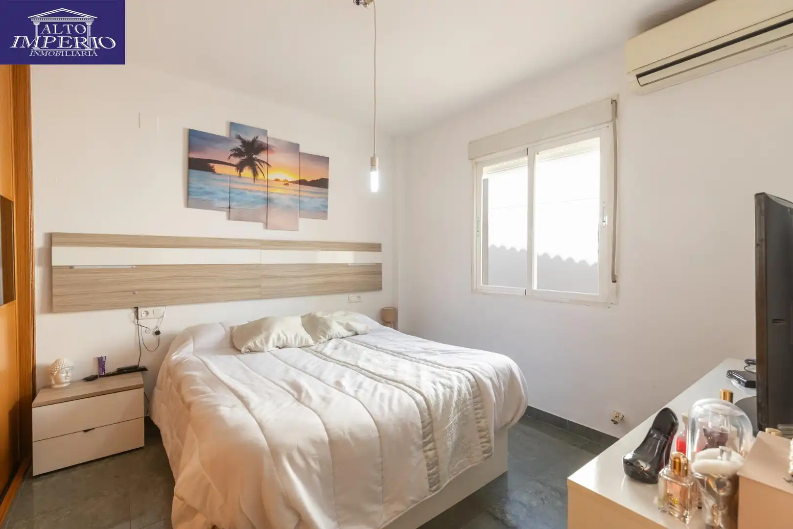 Schlafzimmer von Haus oder Chalet zum Verkauf in Churriana de la Vega mit Klimaanlage, Terrasse und Balkon