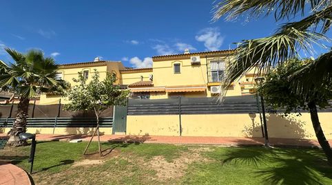 Foto 5 de Casa adosada en venda a Zona Universitaria, Bormujos