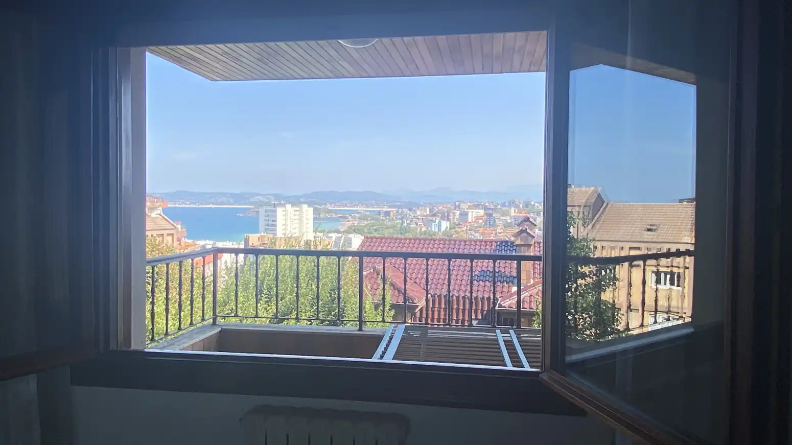Schlafzimmer von Wohnung zum Verkauf in Santander mit Heizung, Privatgarten und Terrasse