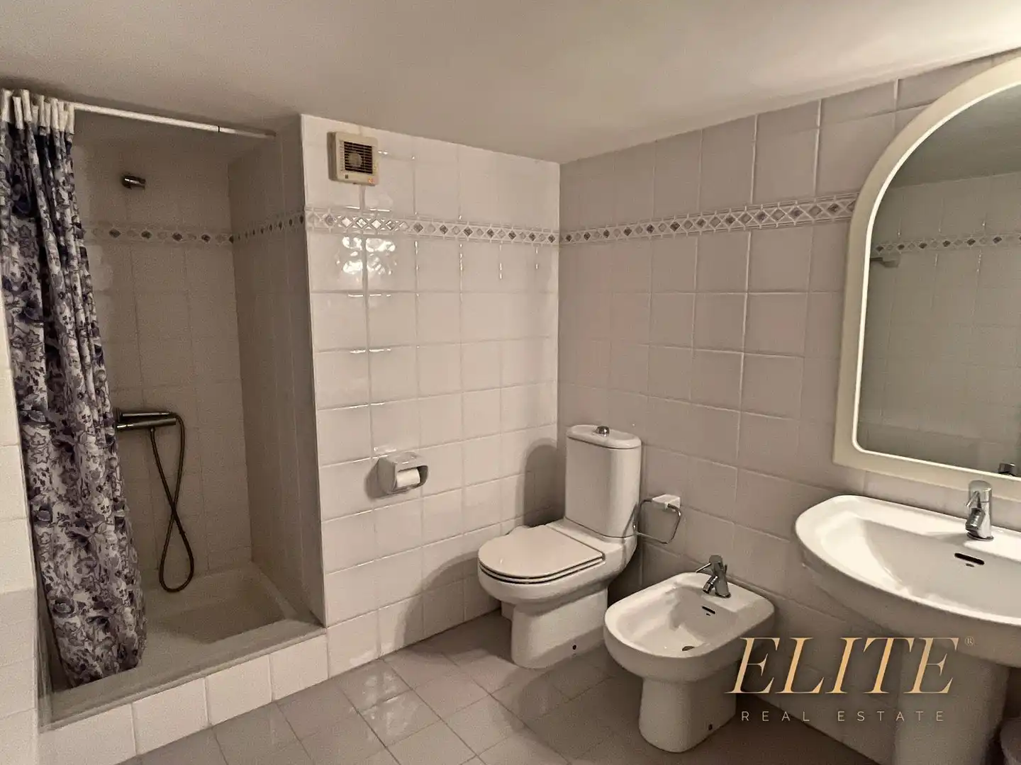 Bathroom of Houses for sale in San Bartolomé de Tirajana  with Air Conditioner, Terrace and Storage room