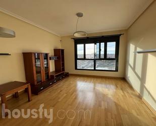 Living room of Flat to rent in Coslada  with Air Conditioner, Heating and Parquet flooring