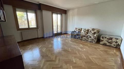 Foto 2 de Piso de alquiler en Virgen de Aránzazu, Tres Olivos - Valverde,  Madrid Capital