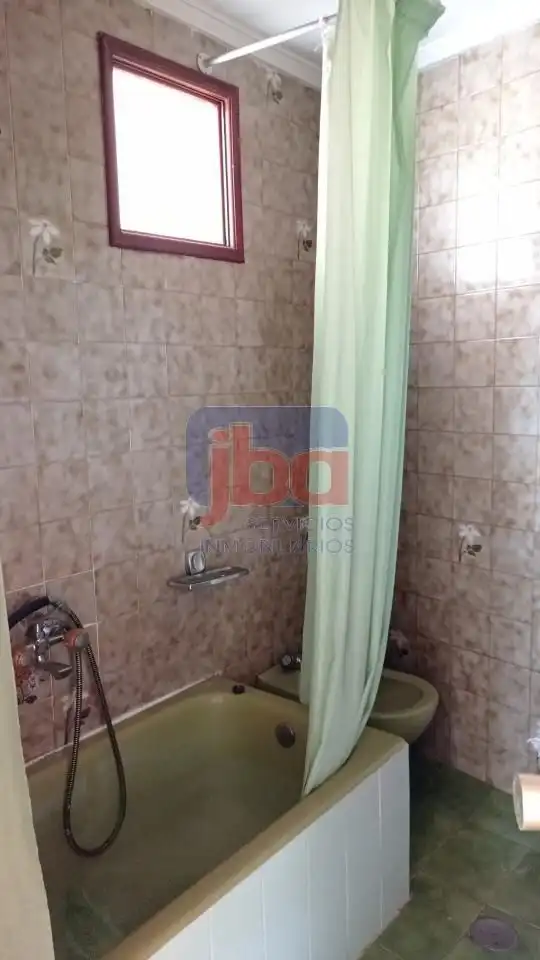 Baño de Casa o chalet en venta en Ourense Capital  con Calefacción y Jardín privado