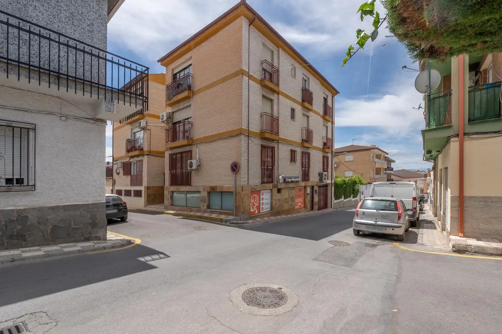 Vista exterior de Pis en venda en Huétor Vega amb Aire condicionat, Traster i Balcó