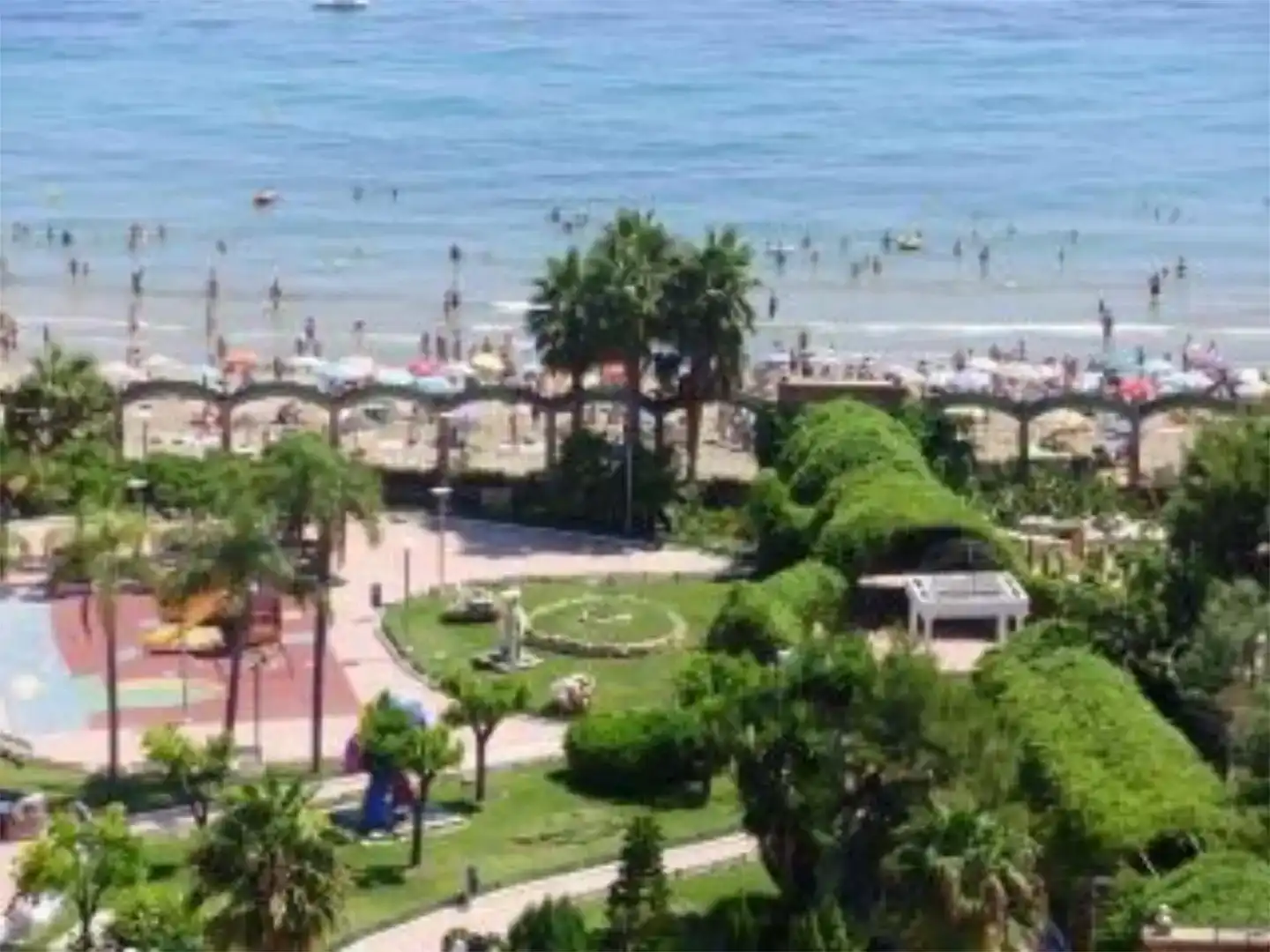 Außenansicht von Wohnungen zur Miete in Oropesa del Mar / Orpesa mit Klimaanlage, Schwimmbad und Balkon