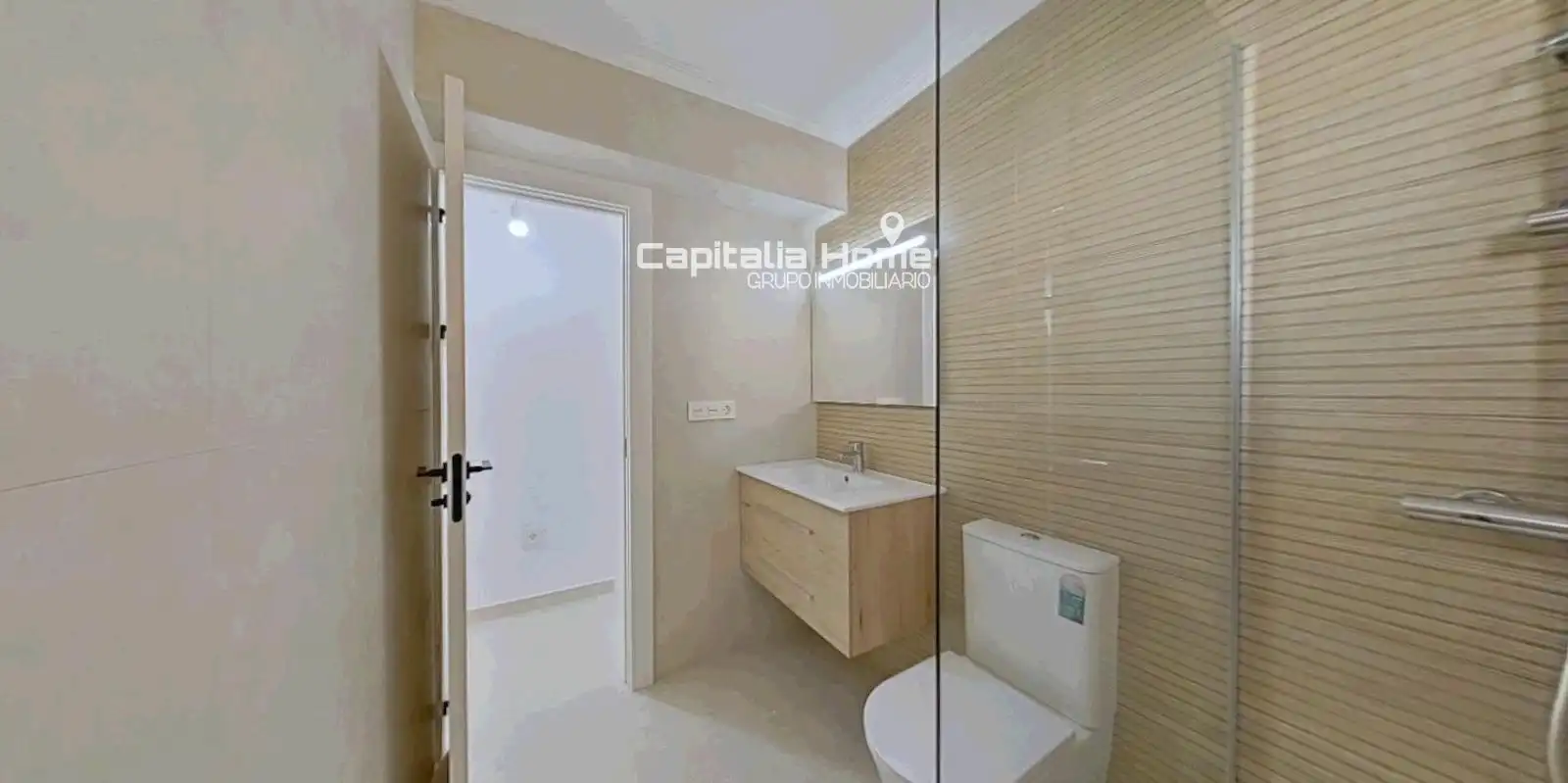 Baño de Ático en venta en Torrevieja con Calefacción y Terraza
