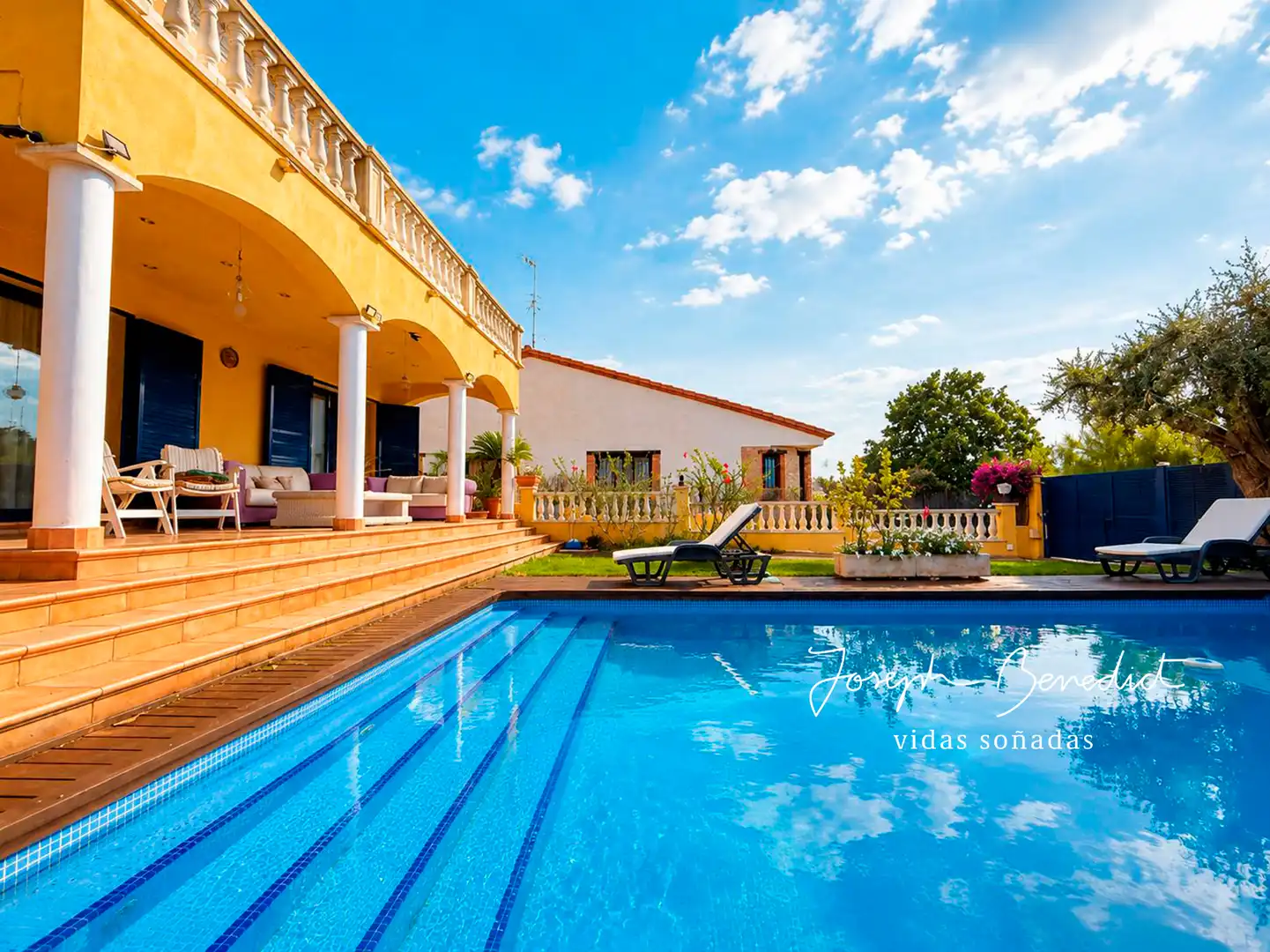 Piscina de Casa o xalet en venda en Calafell amb Aire condicionat, Calefacció i Jardí privat