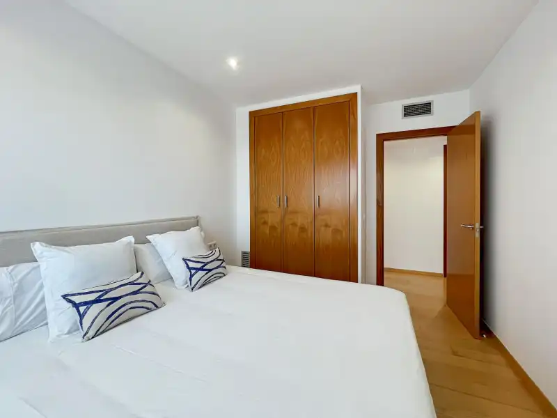 Dormitori de Pis en venda en Figueres amb Aire condicionat, Calefacció i Terrassa