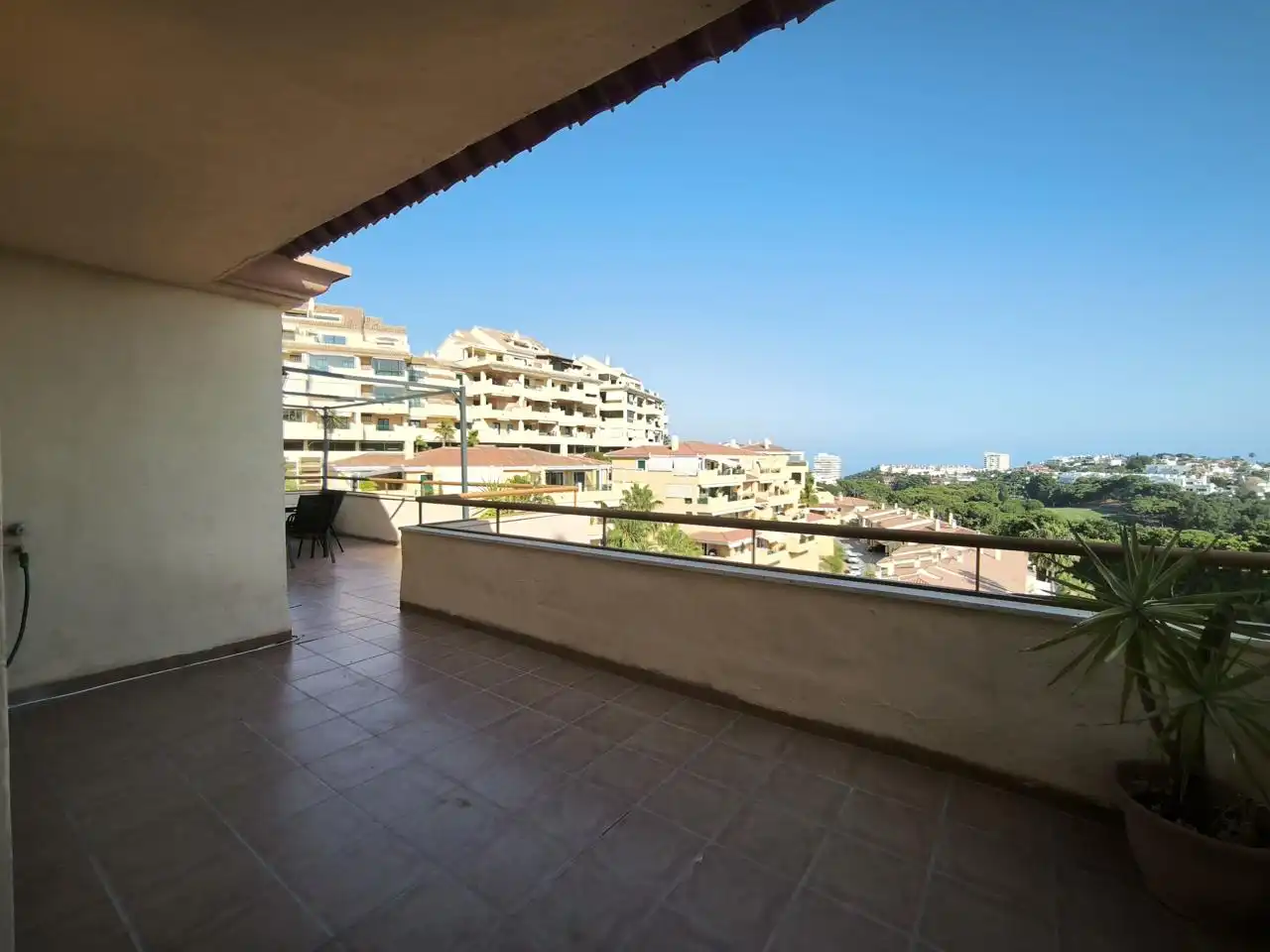 Terraza de Dúplex de alquiler en Benalmádena con Aire acondicionado y Terraza