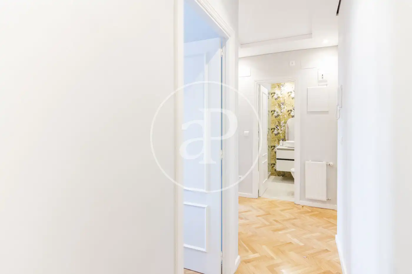 Flat for rent in Madrid  with Air Conditioner, Heating and Furnished