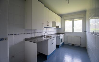 Kitchen of Flat for sale in Villaviciosa  with Heating, Parquet flooring and Storage room