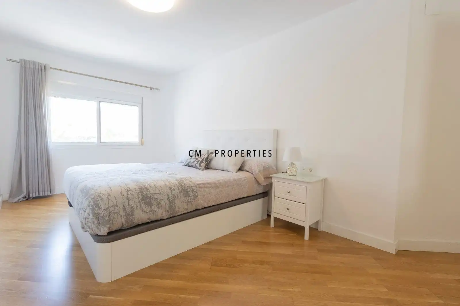 Habitación de Piso de alquiler en Valencia con Aire acondicionado, Parquet y Amueblado