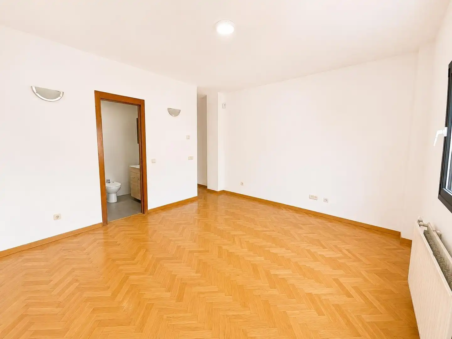 Wohnung zum Verkauf in Madrid mit Heizung und Parkett