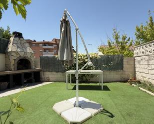 Terrassa de Casa adosada en venda en Guadalajara Capital amb Aire condicionat, Calefacció i Jardí privat