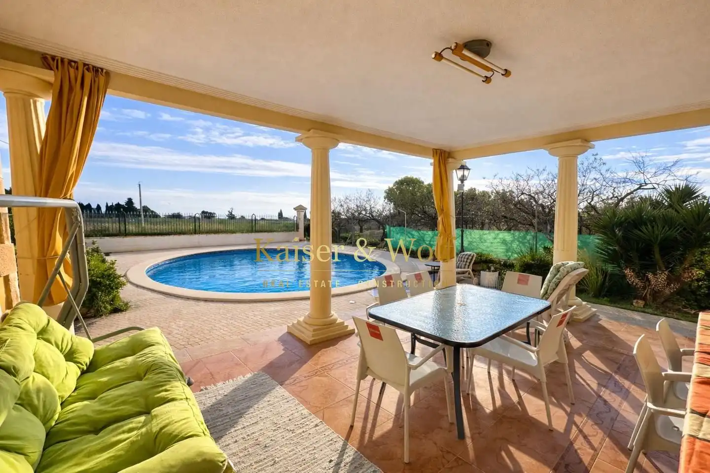 Vista exterior de Casa o xalet en venda en Elche / Elx amb Aire condicionat, Jardí privat i Piscina