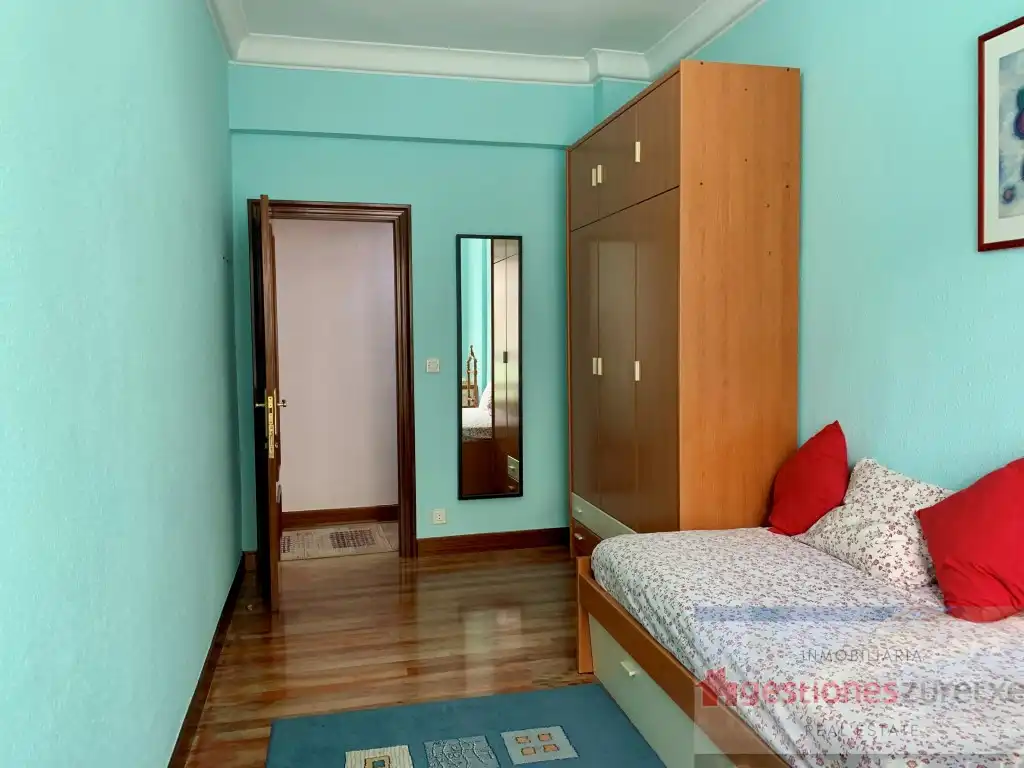 Bedroom of Flat for sale in Bilbao   with Furnished