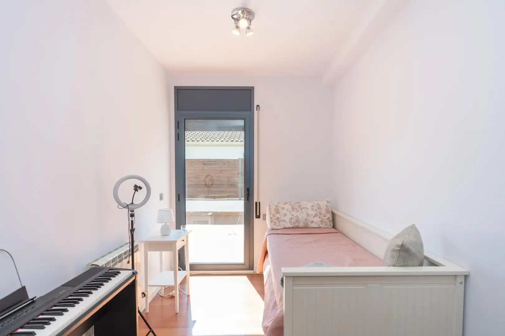 Bedroom of Houses for rent in Girona  with Air Conditioner, Private garden and Terrace