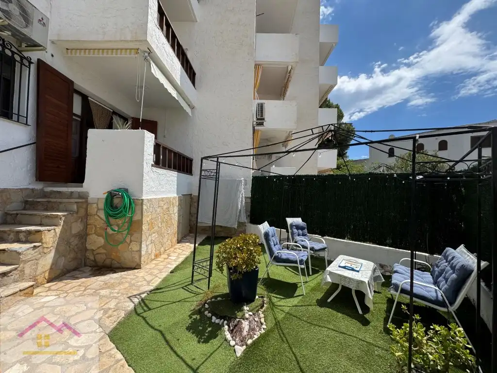 Ground floor with pool for sale in Avenida de Manila 4, imagen 2