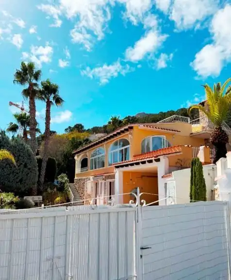 Vista exterior de Casa o chalet en venta en Calpe / Calp con Aire acondicionado, Calefacción y Jardín privado