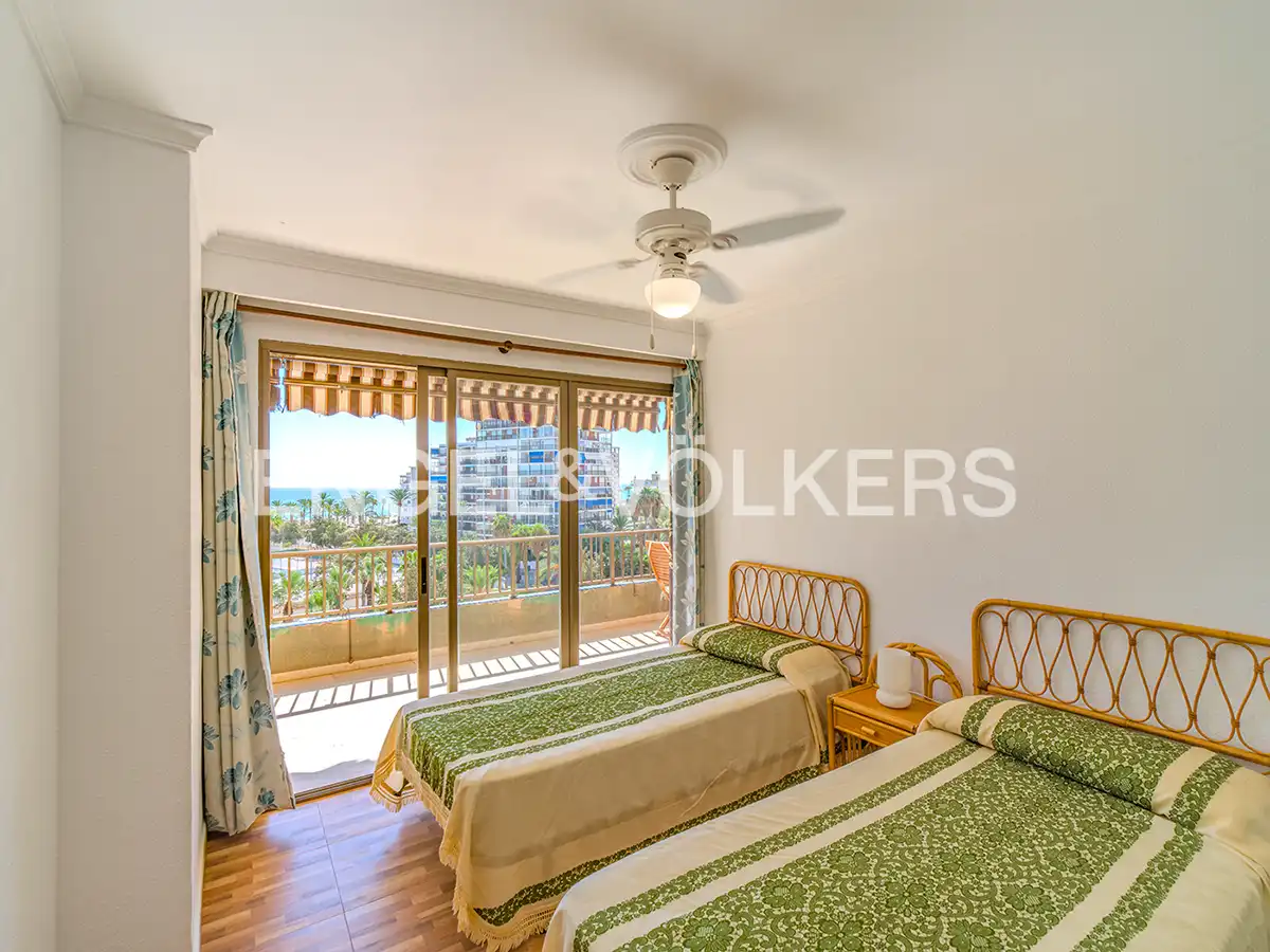 Habitación de Apartamento en venta en Alicante / Alacant con Calefacción y Terraza